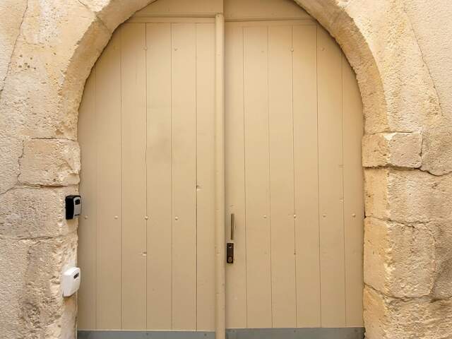 Appartement à vendre 1 pièces LA ROCHELLE (17) - Cœur Historique de La Rochelle - A 200m du Marché Central — photo du bien