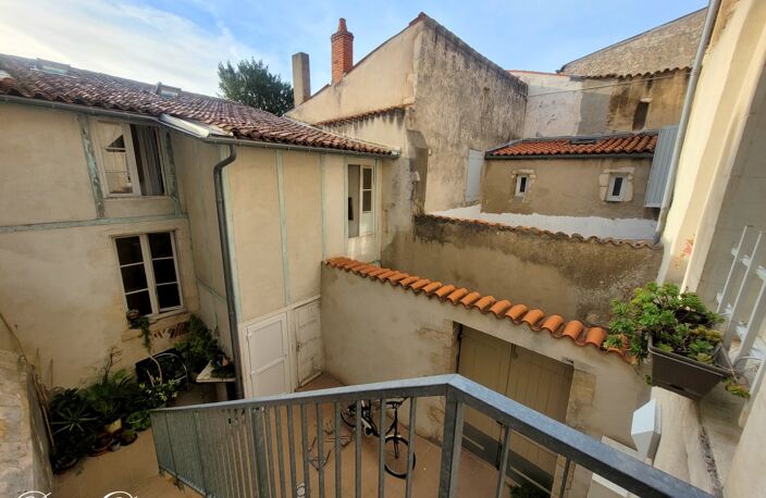 Appartement à vendre 1 pièces LA ROCHELLE (17) - Cœur Historique de La Rochelle - A 200m du Marché Central — photo 3
