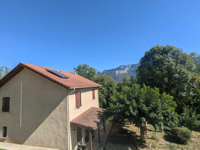 Maison à vendre 6 pièces POLIENAS (38)- Maison 5 chambres sur 1459 m² de terrain -  Proche Tullins - DPE en C — photo du bien