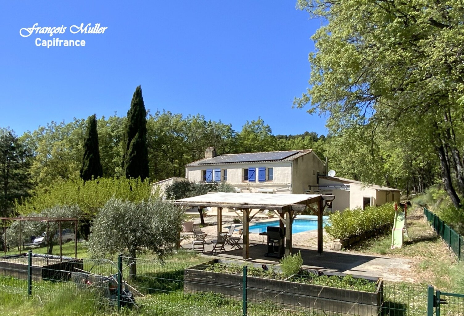 Splendide Propriété de 325 m2 à proximité de Pierrevert, 8800 m2 de terrain — photo 1