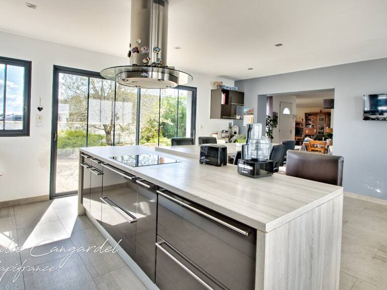 Maison à vendre 5 pièces LA JARNE (17) — photo 1