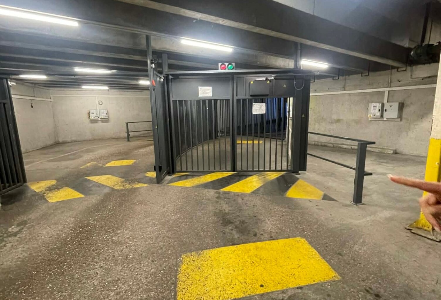 🚗 Paris 13e – Parking sécurisé 84/86 Boulevard Massena– Accès rapide périphérique & métro — photo 1