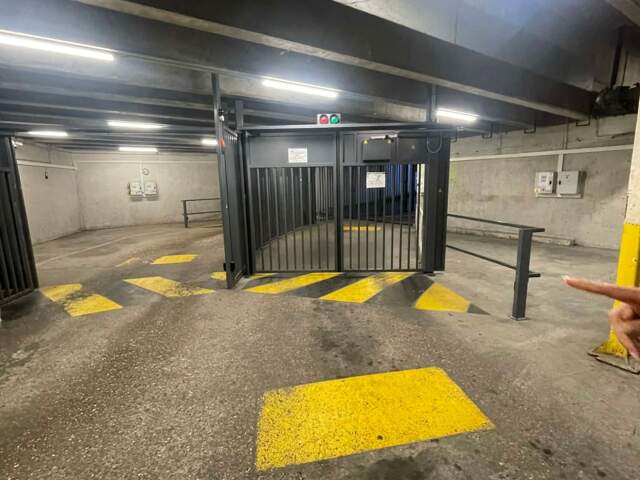 Paris 13e – Parking sécurisé 84/86 Boulevard Massena– Accès rapide périphérique & métro — photo du bien