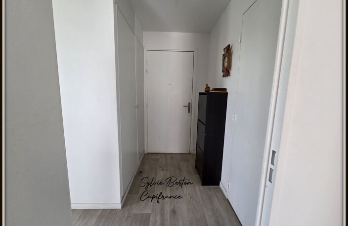 Sevran Appartement 2 pièces - 50 m2 - Balcon - Place de parking en sous-sol — photo 4