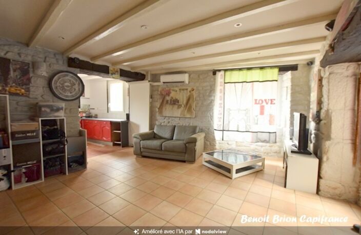 Maison en pierre de 55 m² avec jardin et terrasse- le Tiercent — photo 4