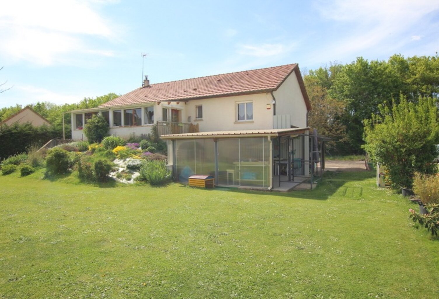 Dpt Saône et Loire (71), à vendre proche de CHALON SUR SAONE maison 5 pièces sur 1221 m² — photo 1