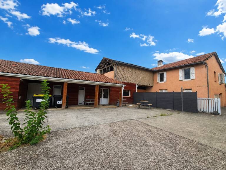 Maison avec local commercial à SAINT GAUDENS (31) — photo 1