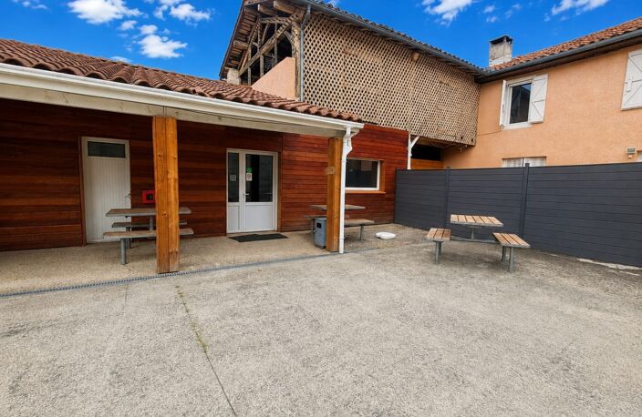 Maison avec local commercial à SAINT GAUDENS (31) — photo 3
