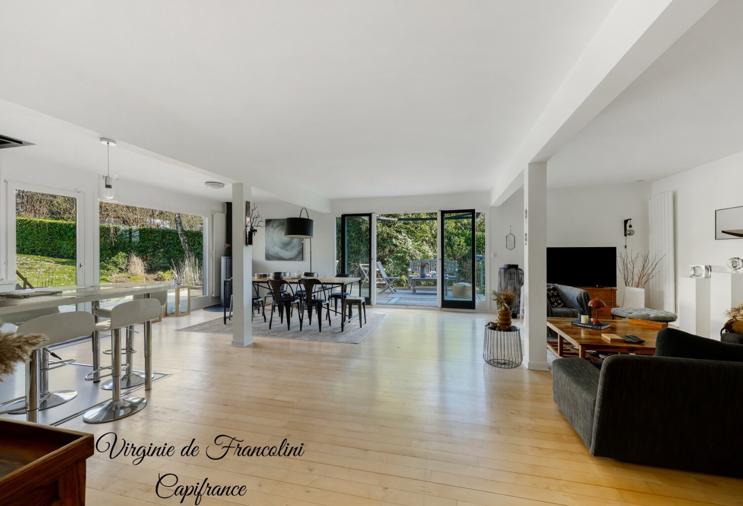 Sucy-en-Brie, Maison d'exception, parcelle de 800m², 259m² au sol, 4 chambres, 3 terrasses, jardin, garage, sous-sol — photo 1
