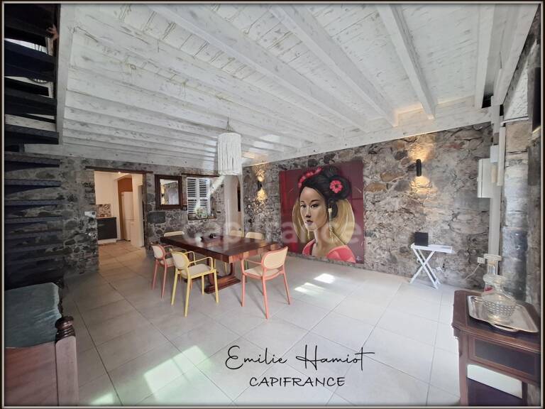 A louer - Maison de Bourg Atypique et Rénovée – Vue Mer et Montagne – Saint-Pierre (972) — photo 1