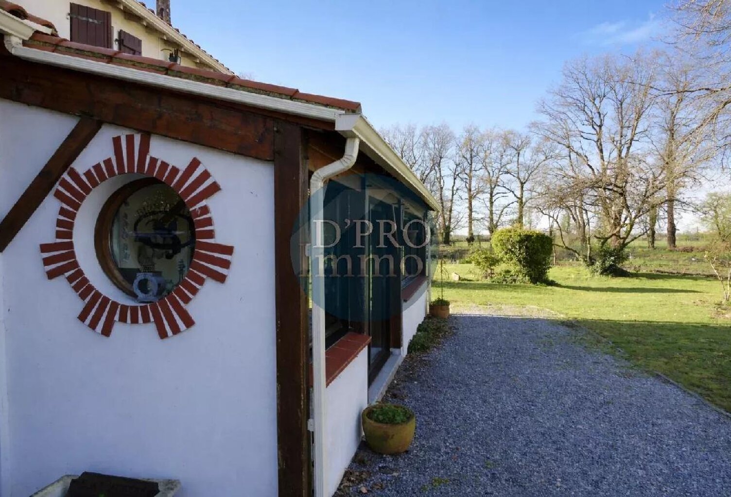 Cadre Verdoyant : Maison Familiale Avec Grand Jardin Et Plan D'eau — photo 1