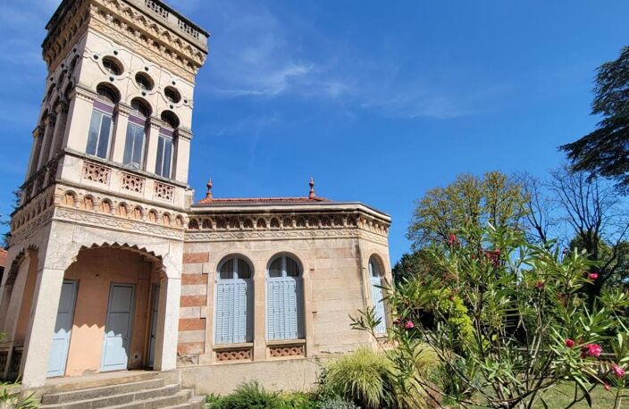 À LOUER – Maison de caractère meublée avec jardin privatif – IRIGNY — photo 2