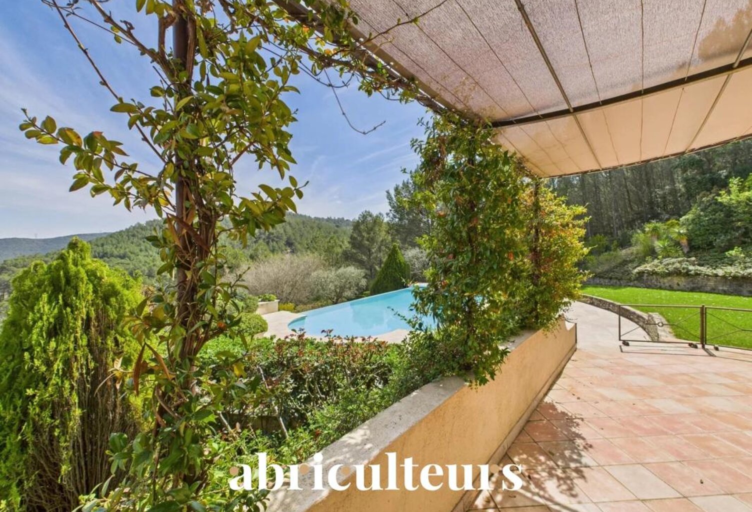 Splendide villa de 296 m² avec piscine, sauna, spa, terrain de 1,2 ha et vue exceptionnelle à Rognes (13840) — photo 1