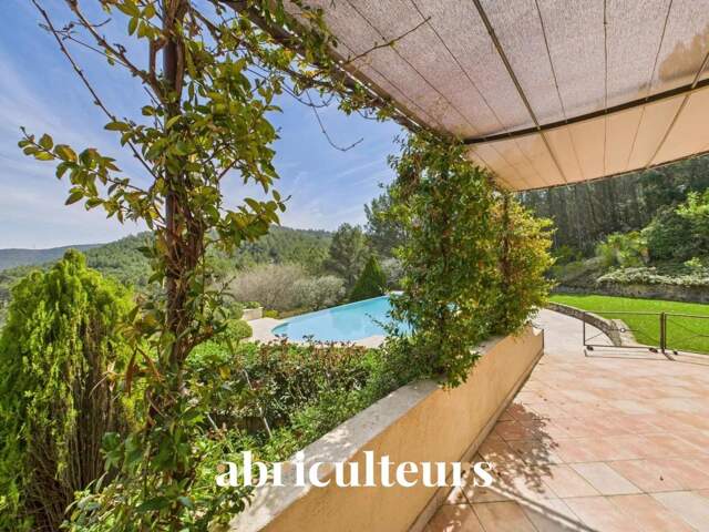 Splendide villa de 296 m² avec piscine, sauna, spa, terrain de 1,2 ha et vue exceptionnelle à Rognes (13840) — photo du bien