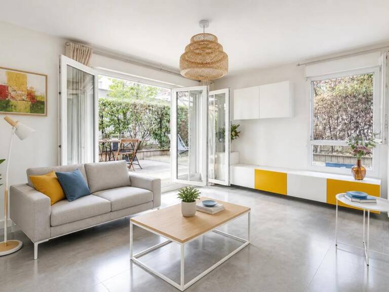 Appartement de 4 pièces de 70 m² à Stains — photo 1