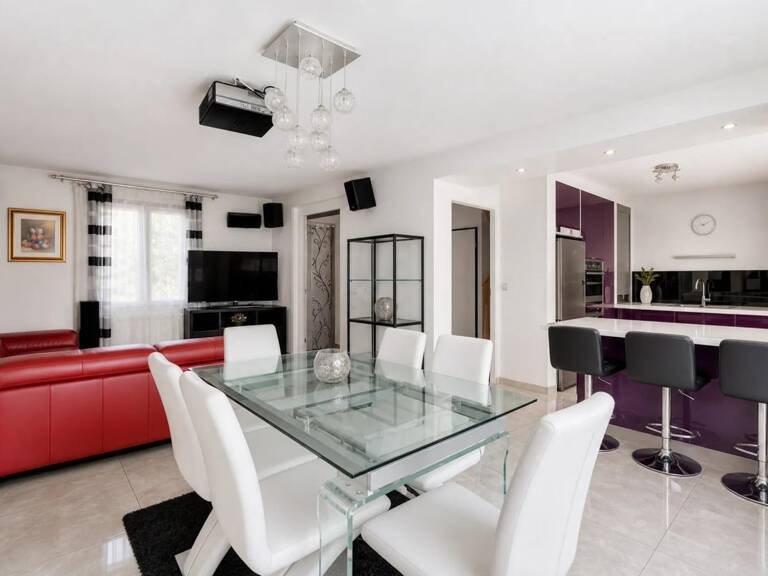 Maison de 4 pièces de 85 m² à Vaulx-en-Velin — photo 1