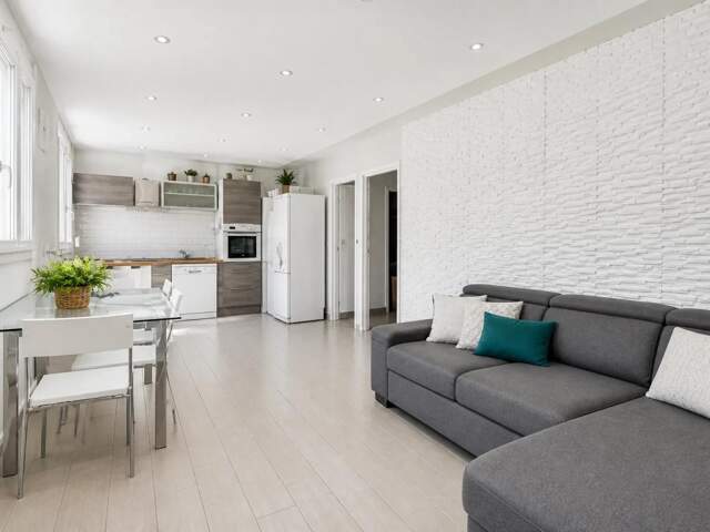Appartement de trois pièces ! Copropriété familiale avec ravalem — photo du bien