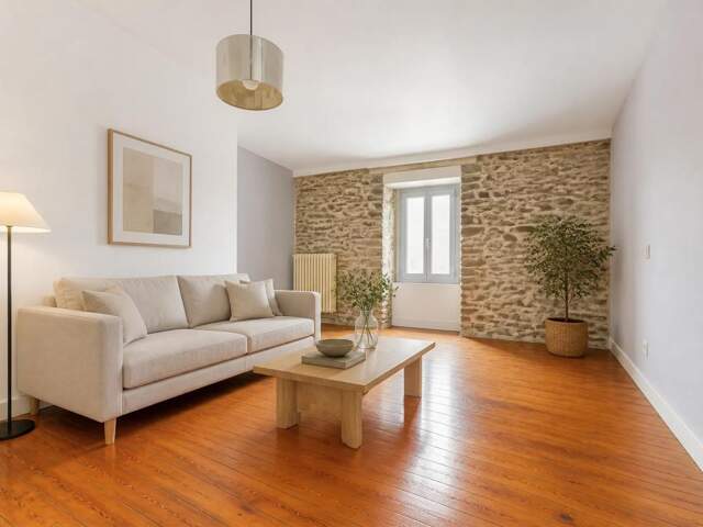 Maison de 6 pièces de 175 m² située à Rezé — photo du bien