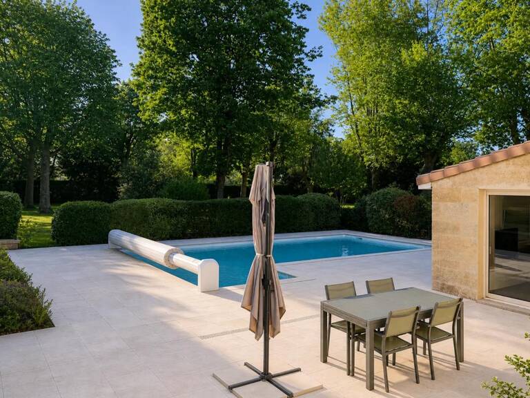 Maison en pierre 11 pièces à Ambarès-et-Lagrave — photo 1