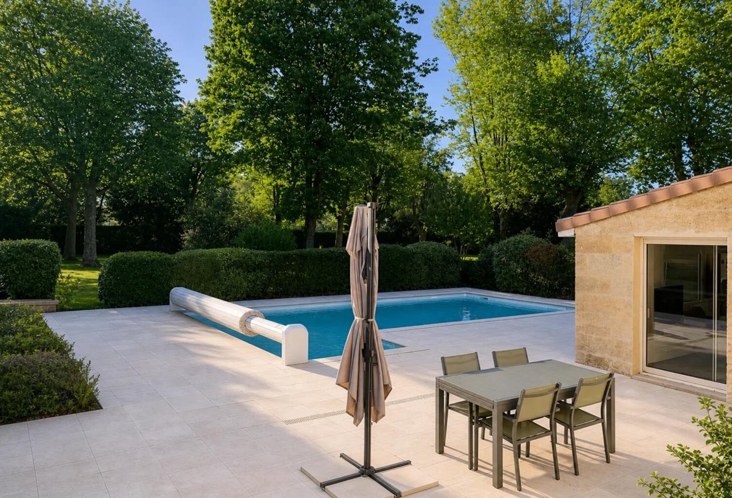 Maison en pierre 11 pièces à Ambarès-et-Lagrave — photo 1