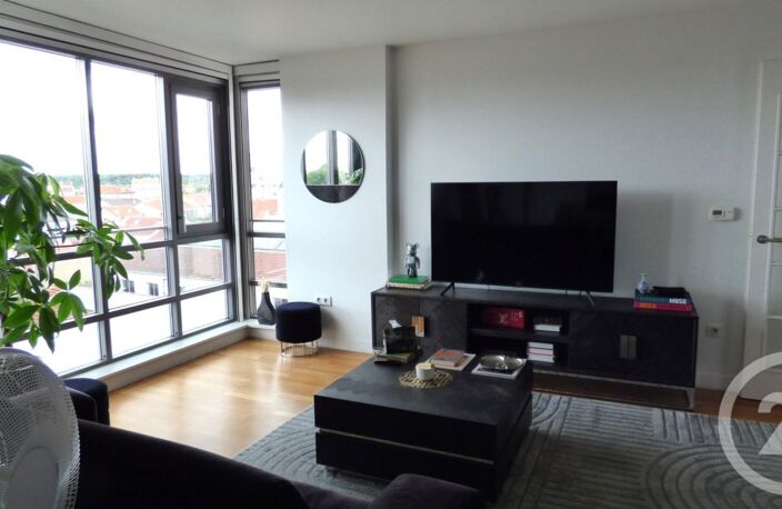 T2 — photo 2