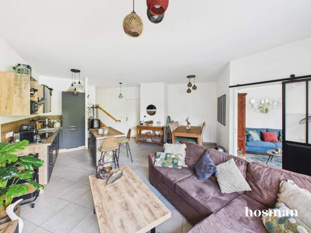 Superbe appartement 4 pièces avec jardin privatif et parking - Rue Perinot, Bordeaux — photo du bien