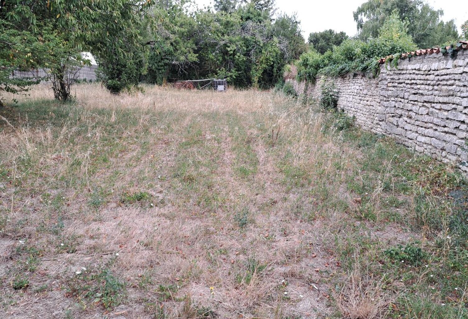 Terrain plat a bâtir de 724 m² non viabilisé hors lotissement à seulement 20 mm' de LA ROCHELLE ! — photo 1