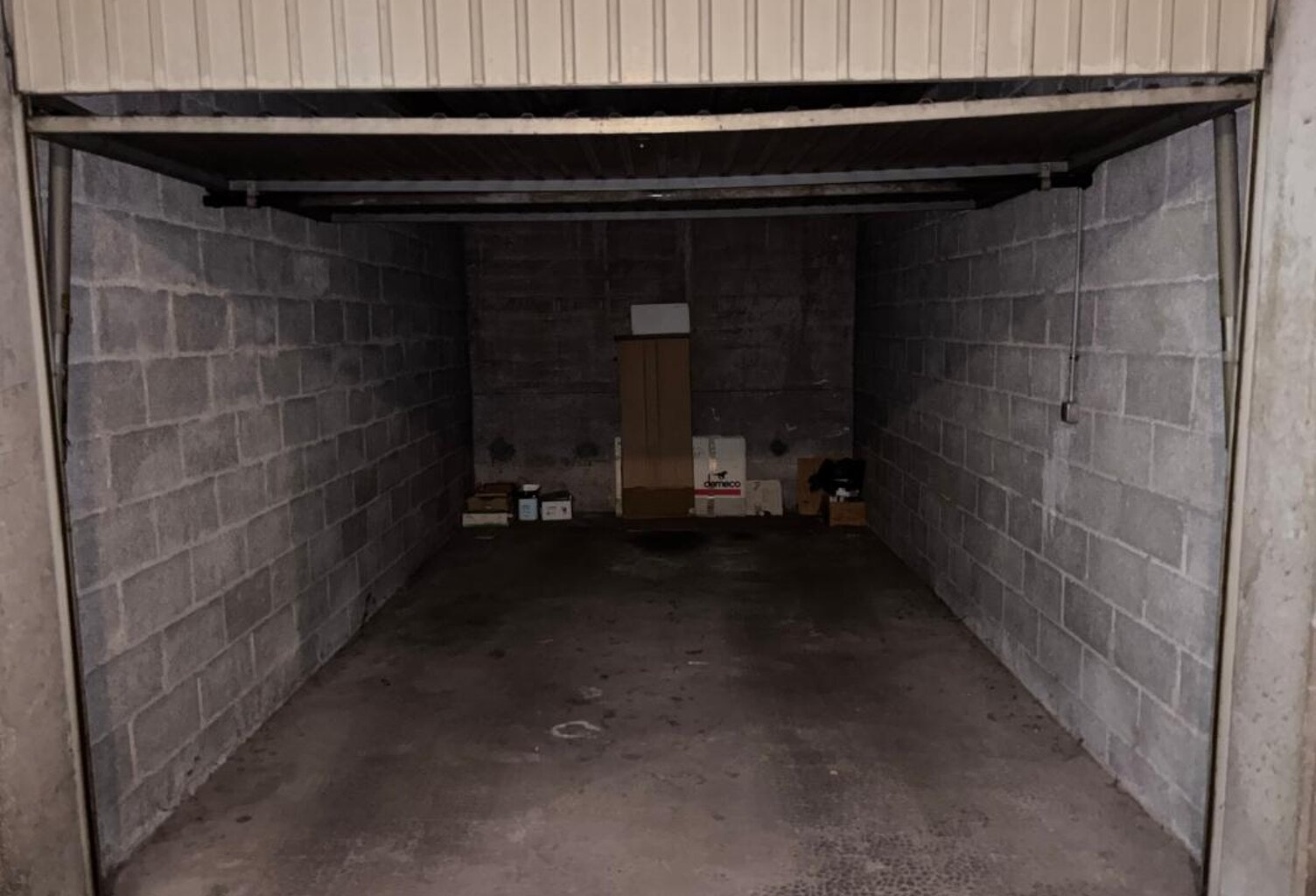 GARAGE FERMÉ – RUE DE CRÉQUI – SECTEUR SAXE-GAMBETTA — photo 1