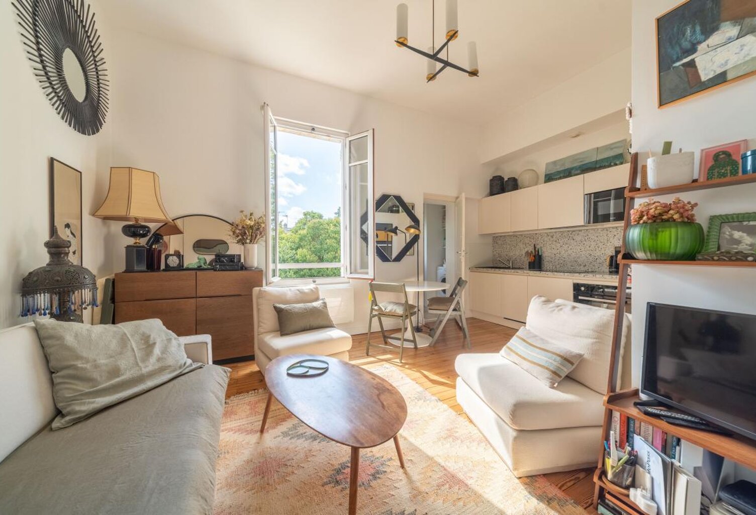 Appartement T2 - Bel immeuble en pierre — photo 1