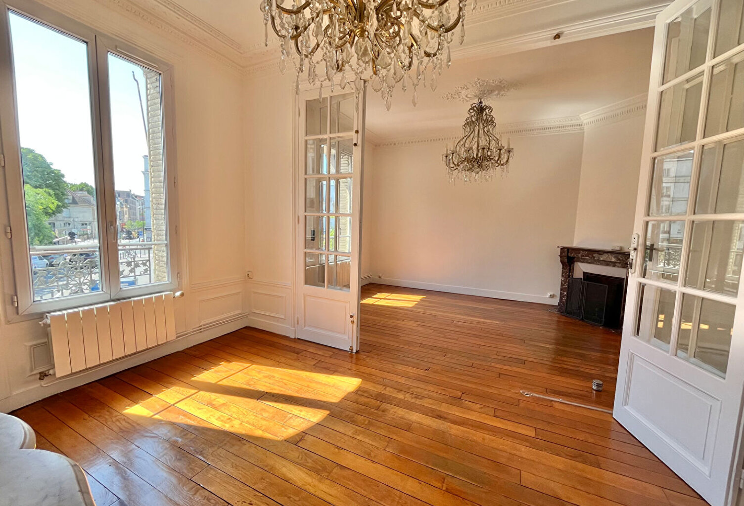 F4 de 77 m² en plein centre historique — photo 1
