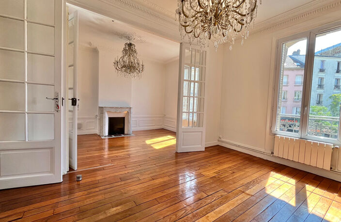 F4 de 77 m² en plein centre historique — photo 2