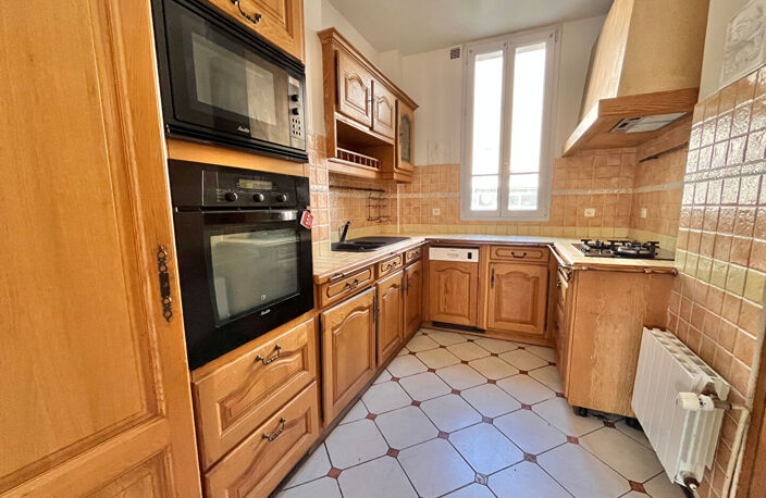 F4 de 77 m² en plein centre historique — photo 4