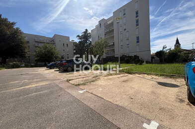 Garage  8000 €