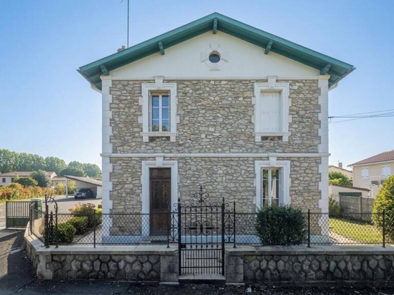 Dax - Ensemble immobilier de 3 appartements loués avec garages et dépendance — photo 1