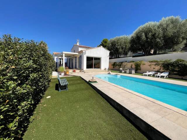 A VENDRE CEYRESTE 13600 VILLA INDIVIDUELLE5 PIECES AVEC PISCINE GARAGE JARDIN VUE DEGAGEE — photo du bien