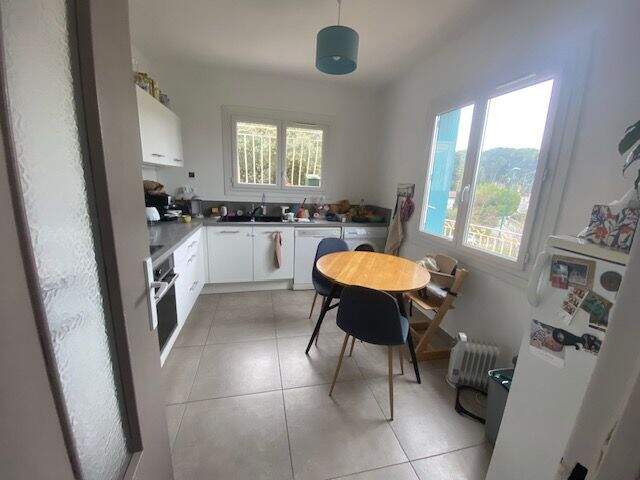 Appartement - HAUT DE VILLA- T3 A LOUER LA GARDE — photo du bien