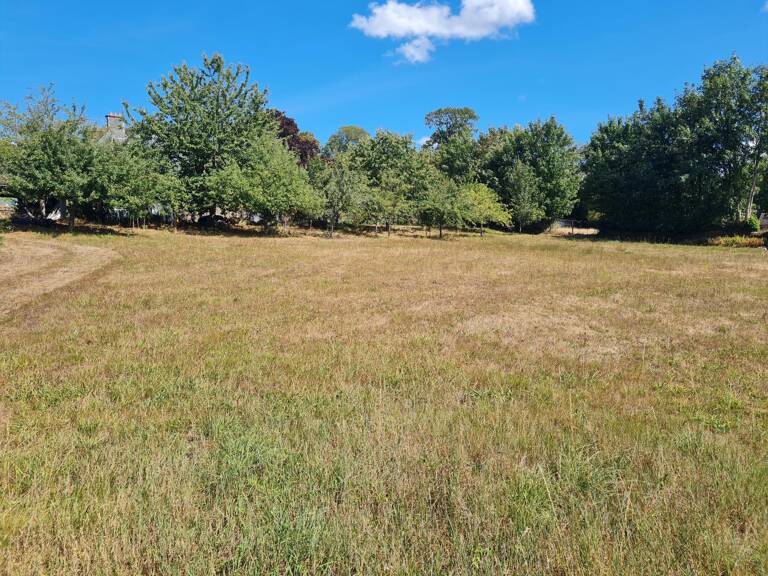Terrain constructible de 966 M² à Roullours à trois minutes de Vire — photo 1