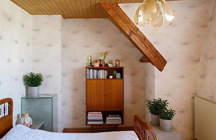 LE BLANC-MESNIL  PAVILLON 5 PIÈCES AVEC JARDIN — photo 4