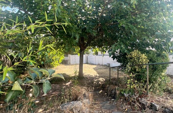 Maison centre ville - Tout a pied - 4 chambres - 2 salles d'eau - 2 wc - Jardin Terrasse et Garage — photo 2
