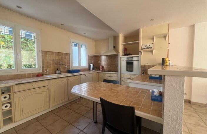 Maison centre ville - Tout a pied - 4 chambres - 2 salles d'eau - 2 wc - Jardin Terrasse et Garage — photo 5