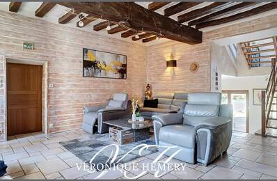 Charmante maison de village de 180 m2 entièrement rénovée offre une belle prestation avec un cadre de vie unique alliant authenticité et bien-être — photo du bien