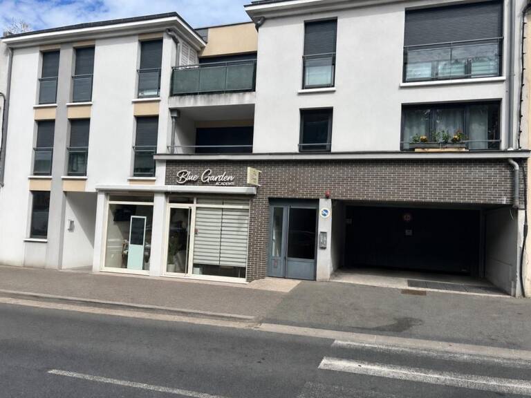Parking double à vendre dans résidence sécurisée de 2015 — photo 1