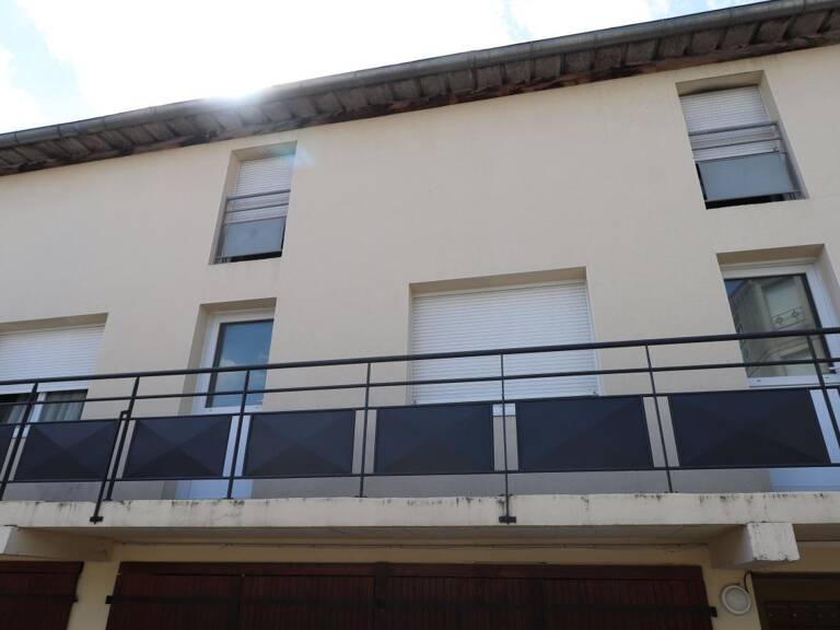 REIMS dans petite copropriété récente, appartement de type 2 en duplex . Faibles charges — photo 1