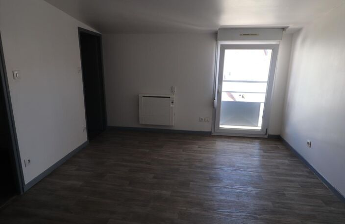 REIMS dans petite copropriété récente, appartement de type 2 en duplex . Faibles charges — photo 5