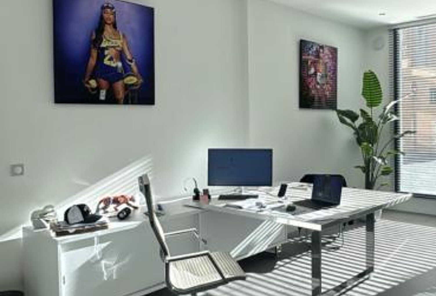 CANNES – LOCAL COMMERCIAL 35 M² – RDC AVEC VITRINE SUR RUE – PLEIN SUD – RÉNOVÉ À NEUF — photo 1