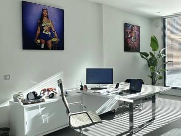 CANNES – LOCAL COMMERCIAL 35 M² – RDC AVEC VITRINE SUR RUE – PLEIN SUD – RÉNOVÉ À NEUF — photo 1