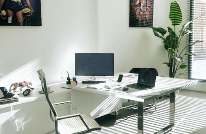 CANNES – LOCAL COMMERCIAL 35 M² – RDC AVEC VITRINE SUR RUE – PLEIN SUD – RÉNOVÉ À NEUF — photo 3