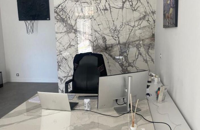 CANNES – LOCAL COMMERCIAL 35 M² – RDC AVEC VITRINE SUR RUE – PLEIN SUD – RÉNOVÉ À NEUF — photo 4