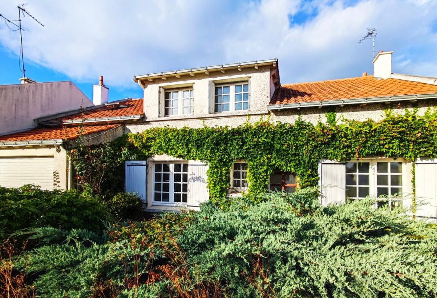ANCENIS BELLE MAISON FAMILIALE AU COEUR D'UN ÉCRIN DE VERDURE — photo 1