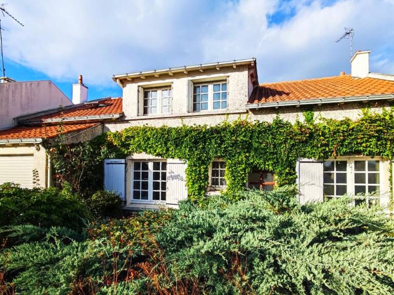 ANCENIS BELLE MAISON FAMILIALE AU COEUR D'UN ÉCRIN DE VERDURE — photo 1